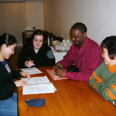 Tope in discussion with Bangor students at a seminar in Gregynog, Wales, 2003