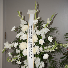 Vòng hoa chia buồn của gia đình bác Quang tại New Orleans