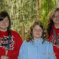 Karissa, Gabby and Tressa at zoo