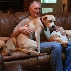 "Dad" with his 3 blondes !