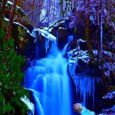 Winter_waterfall-wallpaper-10826867