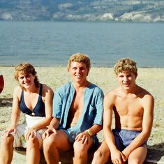 1985: with family in Summerland, British Columbia