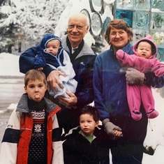 Vera, Sy, and their grandkids (Tanner, Marco, Leo, and Nina)