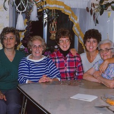 Emmi, Verna, Gert, Lina, Oma in 1986