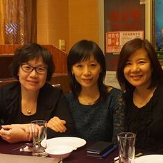 与从德国来京开会的张岚小聚于东四环上海菜馆