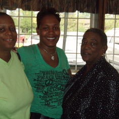aunts niecy and virda and me