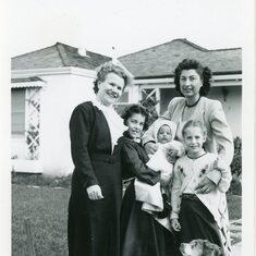 Cora, Jacquie, Laurie, Dione, Mom & Zulu - Feb 1952