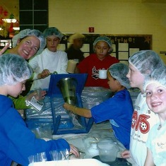 Food Prep Volunteers April 2008 (2)