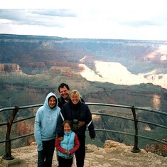 Family at the Grand Canyon 