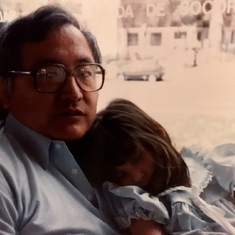 1989 (somewhere in Europe): Warren with a snoozing Carla Minami.