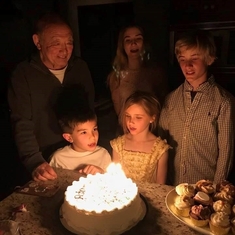 2018 (Potomac, MD): Warren celebrates his 80th birthday with Peyton, Gavin, Conner and Emme.