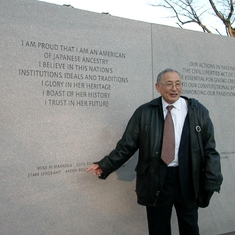 2004 (Washington, DC): Warren leading a tour of law students at the National Japanese American Memorial to Patriotism. 