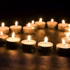 losslit-candles-in-heart-shape--romantic-candle-light--photos-91519