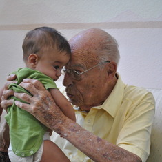 Ettan meeting his great-grandpapa for the first time.