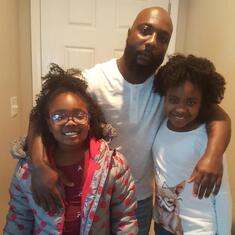 Mark and his daughter A'Janae & Tianna grandson and great grand 