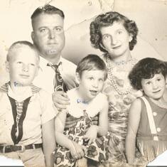 1958 Willis twin bro, Sheryl Lou, Tommy, and Little Debbie