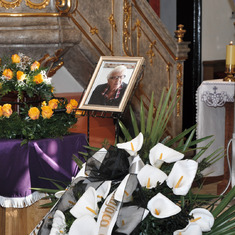 W kaplicy sw.Sebastiana na cm.sw.Rocha79 -uroczystosci pogrzebowe