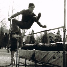 1985-04_系运会-跳高-跨越-1米55