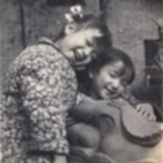 Young Xiaochun and Sister