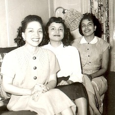gma with her sisters