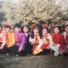 (右二）9岁小学春游摄于天津水上公园 （Second from the Right) Age 9, Primary School, 1989@Tianjin Water Park