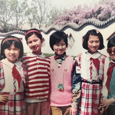 (左一）10岁小学 摄于天津水上公园（First from the Left）Age 10, Primary School, 1990 @Tianjin
